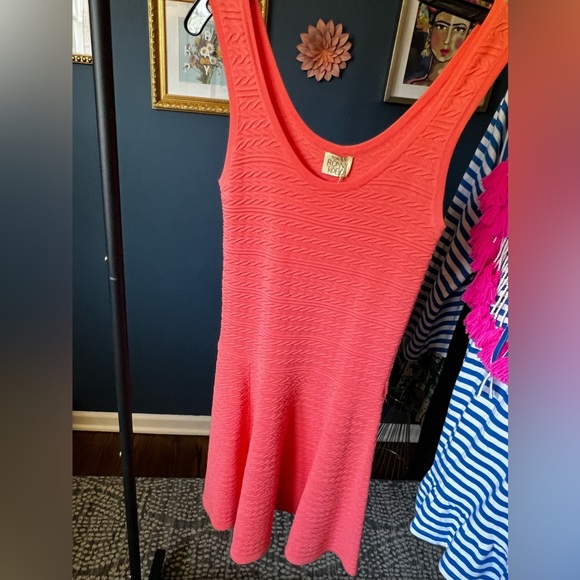 Torn By Ronny Kobo - Coral Textured Drop Waist Dress Sz S NWT - Picture 6 of 7